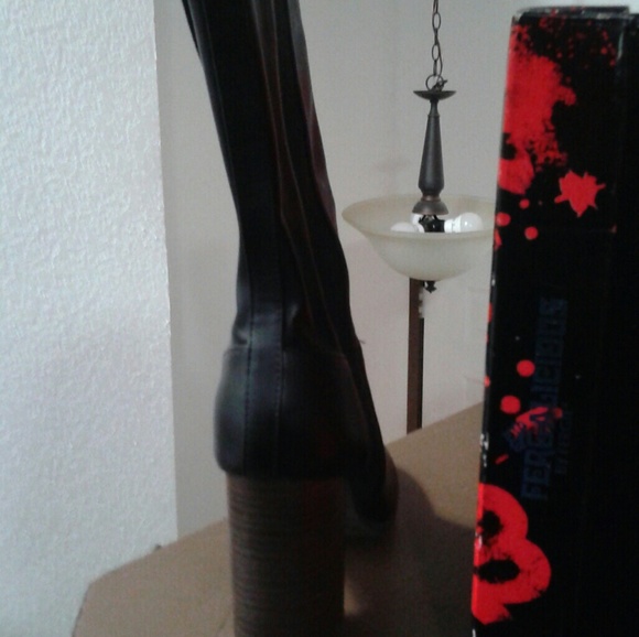 Fergie Fergalicious Black Boot - Brand NWB - Picture 6 of 6